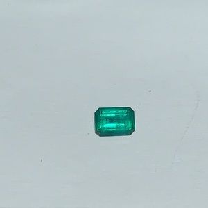 1 carat loose lab grown emerald in emerald cut
